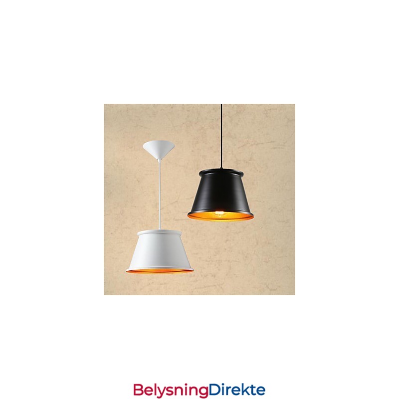Klassisk Rustikk Hytte I Vintage-Stil Med Minimaleri I Metall