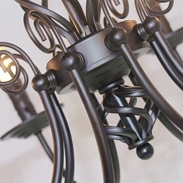 Europeisk Enkel Jernlampe Med Stearinlys Og 8 Lysekroner