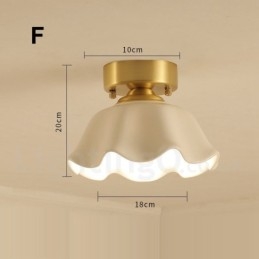 Rustikk Nordisk Stil I Ren Messing Med Innfelt Taklampe Og Glassskjerm