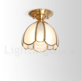Rustikk Taklampe I Nordisk Stil I Ren Messing Med Glassskjerm