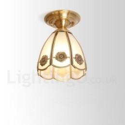 Rustikk Taklampe I Nordisk Stil I Ren Messing Med Glassskjerm