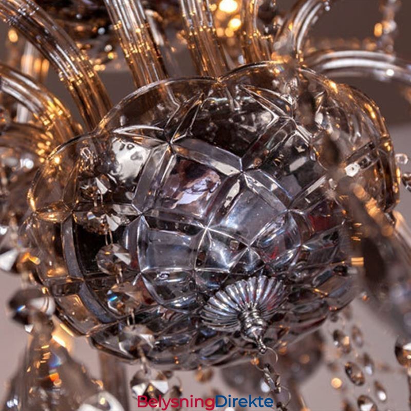 Elegant Krystalllysekrone I Europeisk Stil Med Glassanhengslampe