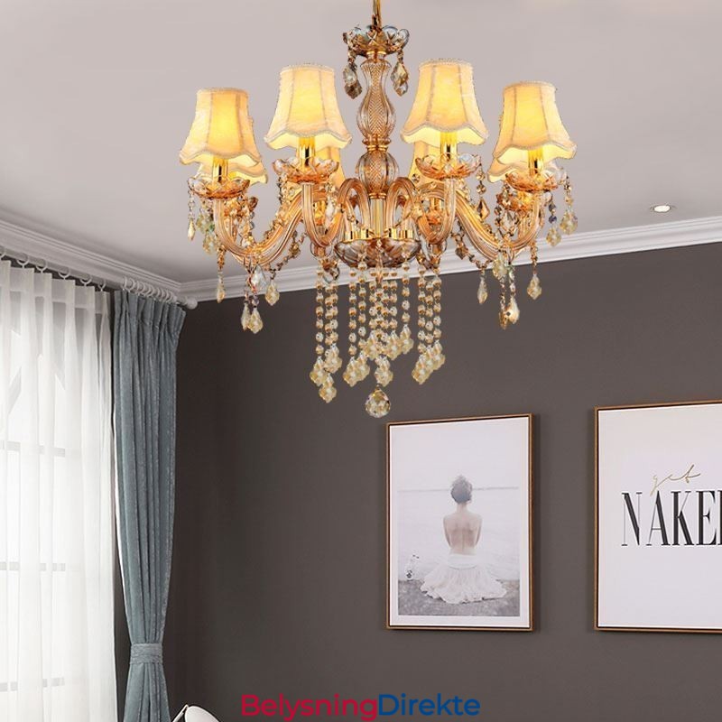 Elegant Ravfarget Anhengslampe I Europeisk Krystall