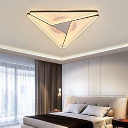 Minimalistisk Trekantet Taklampe I Innfelt Form