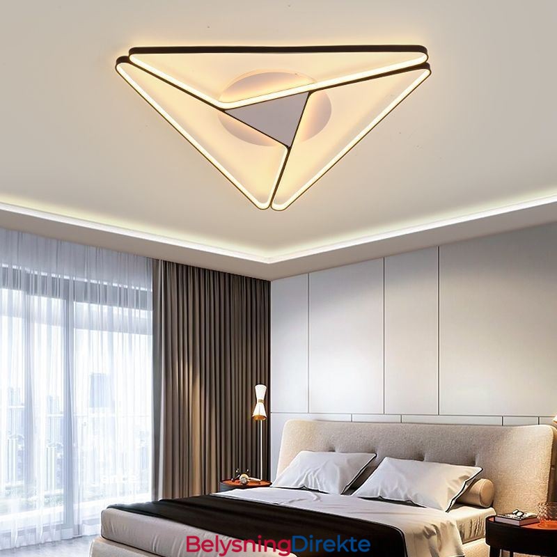 Minimalistisk Trekantet Taklampe I Innfelt Form
