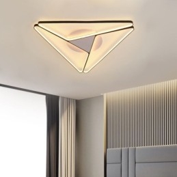 Minimalistisk Trekantet Taklampe I Innfelt Form