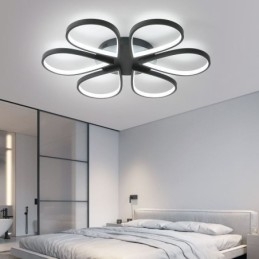 Minimalistisk Kløver Taklampe Med Innfelt Tak