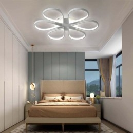 Minimalistisk Kløver Taklampe Med Innfelt Tak