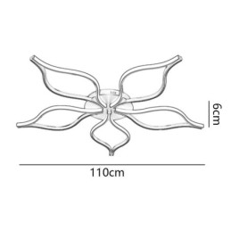 Minimalistisk Taklampe Med Fem Blader Og Blomstermotiv I Innfelt Form