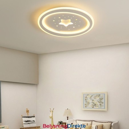 Taklampe Med Stjernemotiv Og Innfelt Taklampe