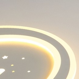 Taklampe Med Stjernemotiv Og Innfelt Taklampe