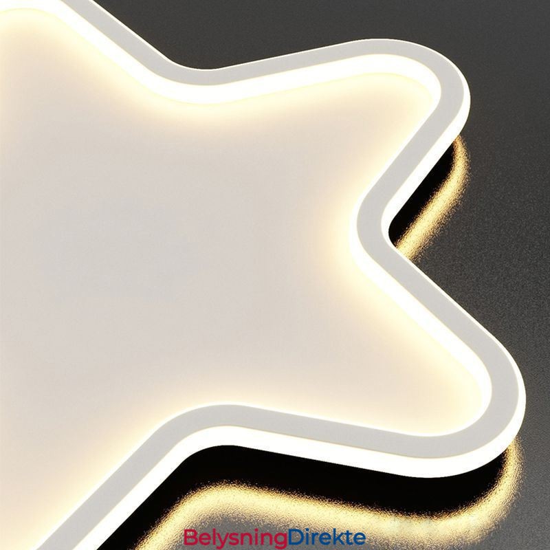 Moderne Taklampe Med Stjerneformet Taklampe
