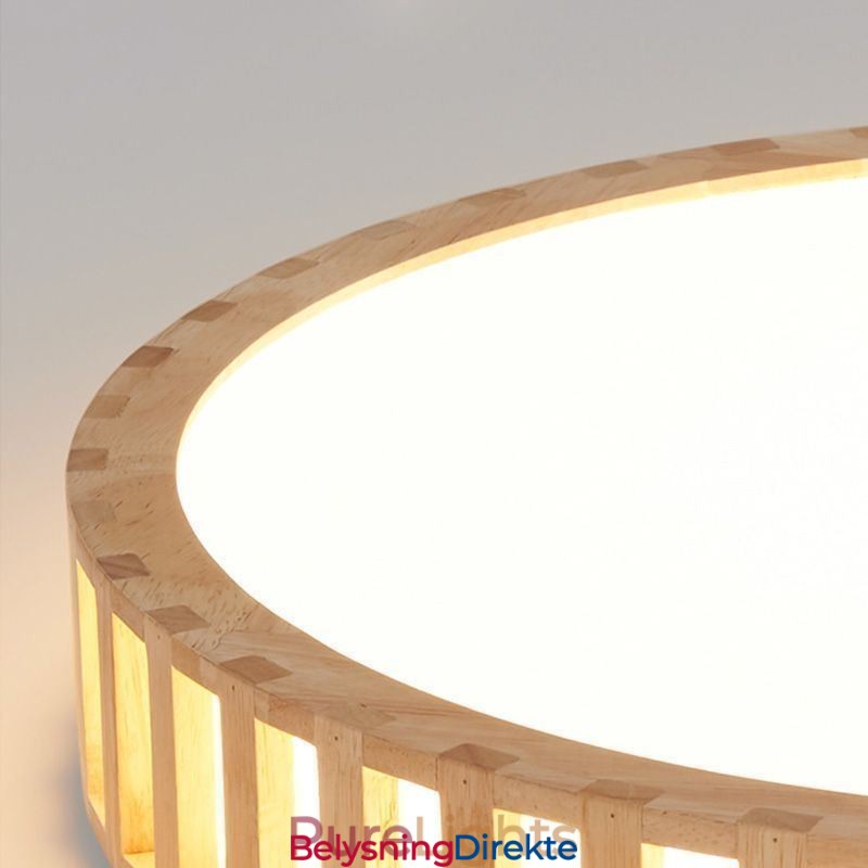 Japansk Lampe I Tre I Taket