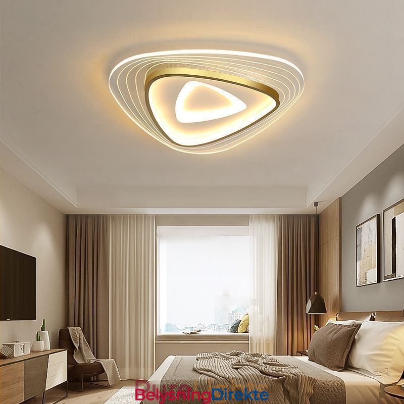 Taklampe Med Innfelt Trekantet Taklampe