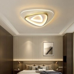 Taklampe Med Innfelt Trekantet Taklampe