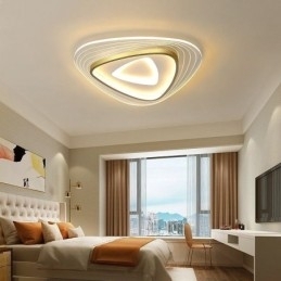 Taklampe Med Innfelt Trekantet Taklampe