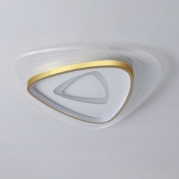 Taklampe Med Innfelt Trekantet Taklampe