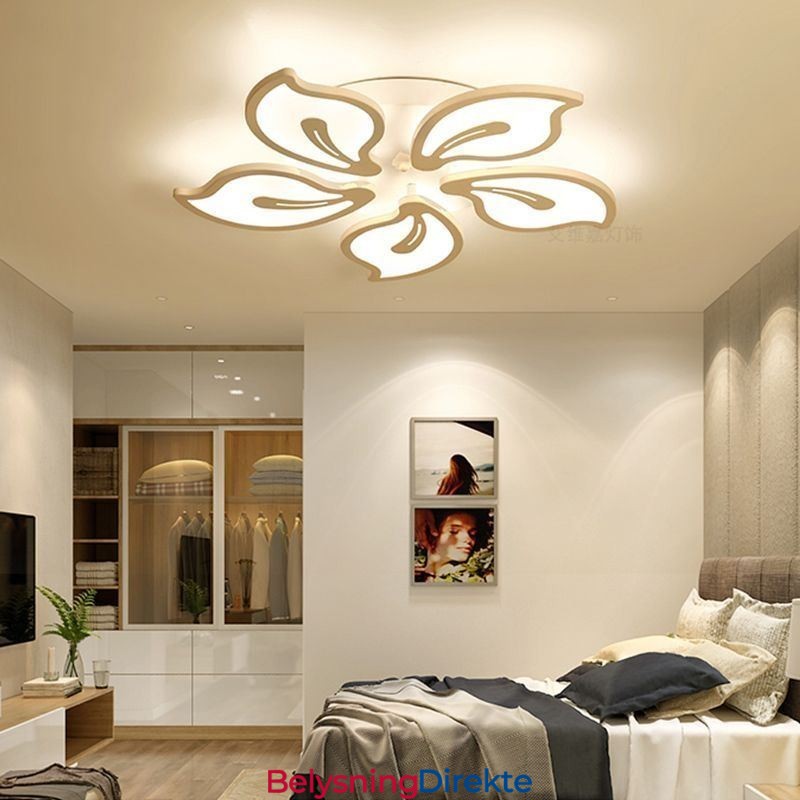 Kreativ Taklampe Med Petal-Motiv