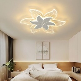 Elegant Blomsterlampe Med Innfelt Takmontering Unik Dekorativ Belysning