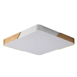 Enkel Innfelt Taklampe I Treramme Med Supertynn Design Og Dinglende Lys