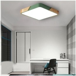 Enkel Innfelt Taklampe I Treramme Med Supertynn Design Og Dinglende Lys