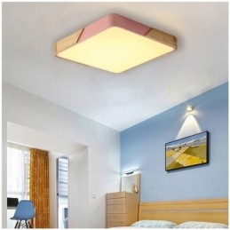 Enkel Innfelt Taklampe I Treramme Med Supertynn Design Og Dinglende Lys