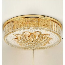 Elegant Innfelt Lampe I Gullkrystall Med Taklampe