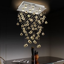 Moderne Krystalllysekrone Med Innfelt Taklampe