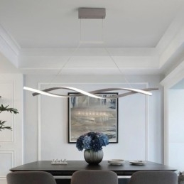 Moderne Pendellampe Med Vridesign Og Spisestue