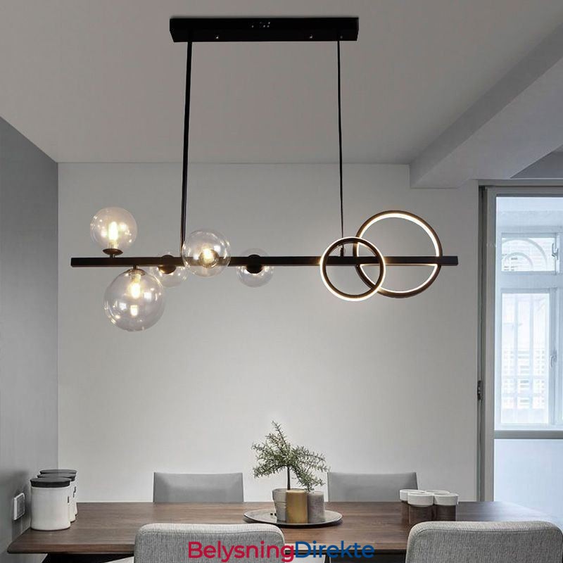 Moderne Glassboble-Anhengslampe I Svart Med Lange Festefester