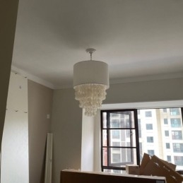 Moderne Pendellampe Med Maneter Og Skjell Med Sylinderskjerm