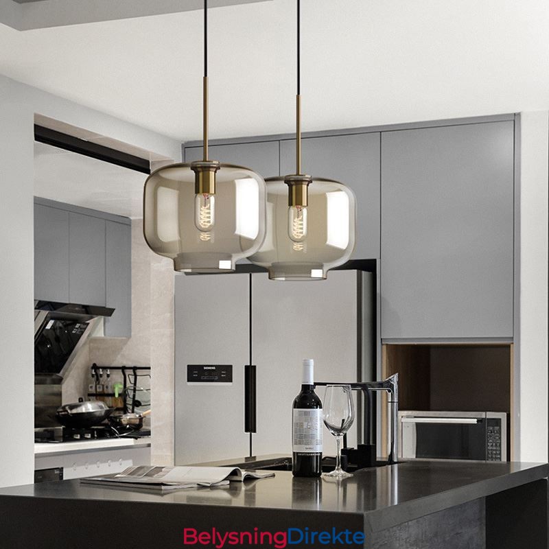 Minimalistisk Dekorativ Glasslampe I Konjakkfarget Glass