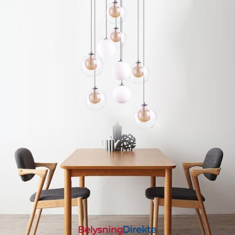 Pendellampe I Glass, Klyngeformet Taklampe, Gullnikkel, Børstet + Melkeaktig Glasskule