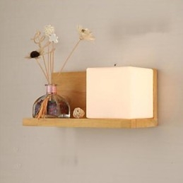 Kreativ, Moderne Og Innleid Vegglampe I Massivt Tre I Glass