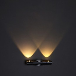 Moderne Vegglampe Med Spredt Lys I Sci-Fi-Design