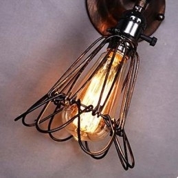 Liten Burvegglampe I Industriell Stil. Restaurering Av Gamle Korridormetoder. Korridorlamper Og Lanterner.