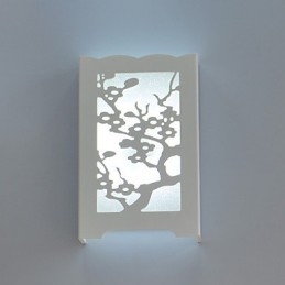 Hvit Plum Flower-Vegglampe Med Utskårne Mønstre Eller Design På Treverkslamper