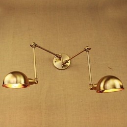 Den Nye Bronse-Inspirerte Nostalgiske Moderne Landlige Midtgangen I Stuen, Varm, Lysende, Lang Arm Av Jernvegg