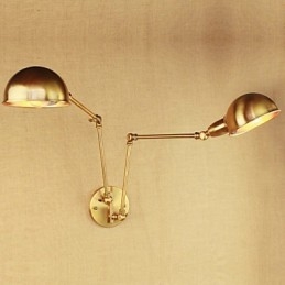 Den Nye Bronse-Inspirerte Nostalgiske Moderne Landlige Midtgangen I Stuen, Varm, Lysende, Lang Arm Av Jernvegg