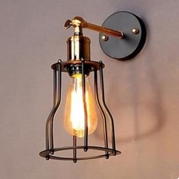 Litteratur- Og Kunstkarakterdesigner Vegglampe I Jernramme