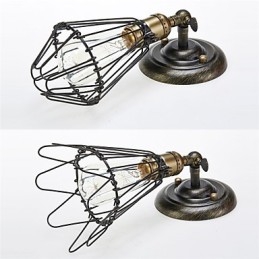 Industriell Vegglampe I Vintagestil Som Åpner Og Lukker, Loftsstil, Restaurerer Gamle Skikker
