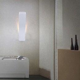 Kontraktert Og Moderne Kreativ Bøyd Smijernsvegglampe Med Strømlamper