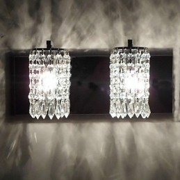 Moderne Vegglampe Med Krystallanheng Og 2 Lys I Polert Krom