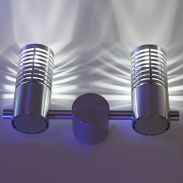 Moderne Vegglampe Med Spredningslys, 2-Sylinders Barrierelagsstråle