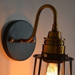 Minimalistisk Kunstnerisk Vegglampe Med Svart Metallskjelettskjerm