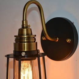 Minimalistisk Kunstnerisk Vegglampe Med Svart Metallskjelettskjerm