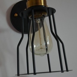 Minimalistisk Kunstnerisk Vegglampe Med Svart Metallskjelettskjerm