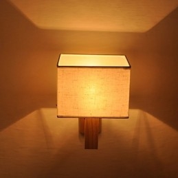 Enkel Vegglampe Nattbordslampe Med Stoffskjerm Og Heltre Til Soverom, Kommode, Stue, Babyrom