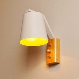 Kreativ Personlighet Varm Tre Jern Seng Lampe Bryter Med Nordisk Korridorstudie