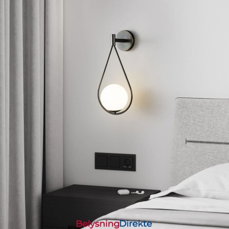 Moderne Globeformet Vegglampe I Glass Med Svart Vanndråpeform